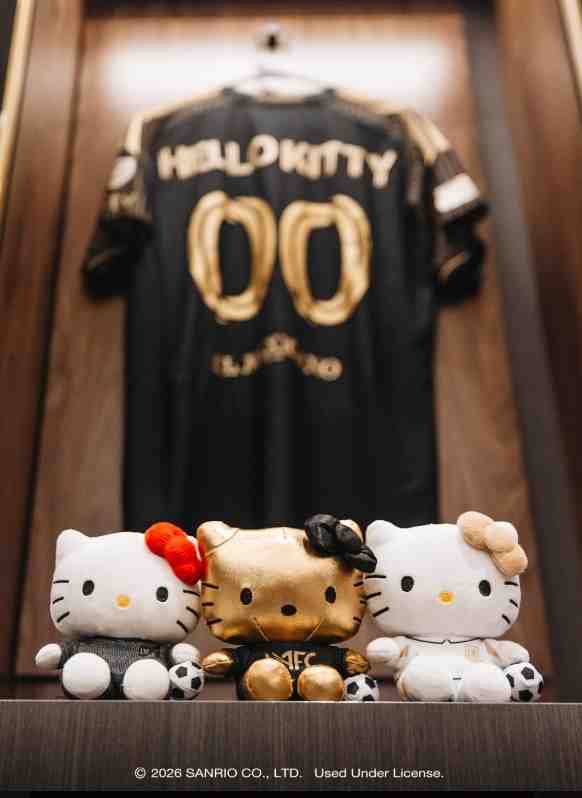 可爱!洛杉矶FC联动Hello Kitty,推出联名玩偶产品